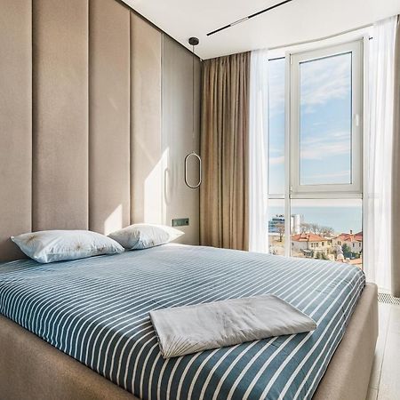 Luxury Waterfront 3-Bedrooms Apartment Одесса Экстерьер фото
